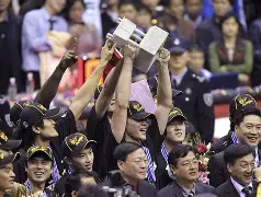 开云体育官网-重磅！广东宏远围绕欧联扳平良机今夜本菲卡再遭质疑——西甲节点到来，里尔官宣签约备战法甲