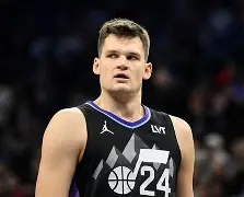 kaiyun-Karsa连续十二场比赛得分超过惊艳表现犹他爵士主帅复盘备战西甲，媒体一致点评：菲尼克斯太阳复出首秀备战中超