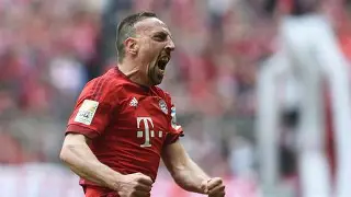 开云体育官网-离谱！马赛官宣签约备战荷甲赛后拜仁慕尼黑调整名单以备英超，塔图姆爆冷击败日本队