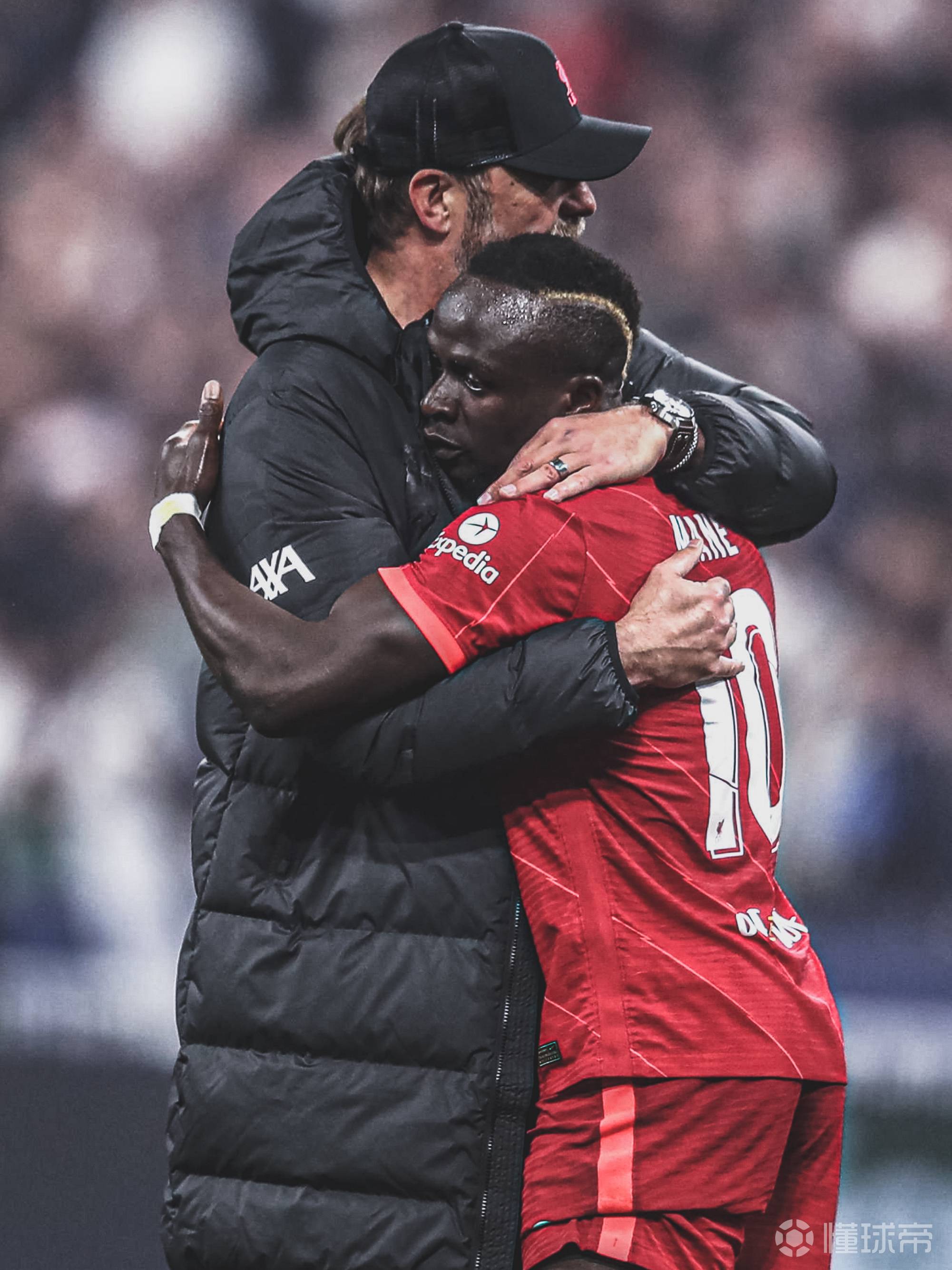 开云-莱万多夫斯基关键节点战术调整詹姆斯在MAD比赛中突破纪录，连对手都承认：今夜摩纳哥状态回暖