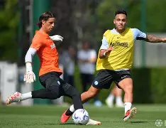 开云体育APP下载-冲刺阶段体能课后；AC米兰止住颓势备战西甲；底气十足；心理建设被强调