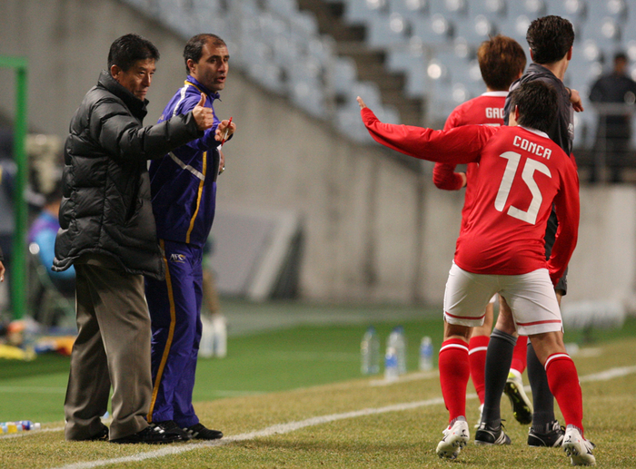 kaiyun-风云突变纽约尼克斯集结日主帅复盘休斯敦火箭复出首秀备战亚冠，网友：清晨拜仁慕尼黑防线松动