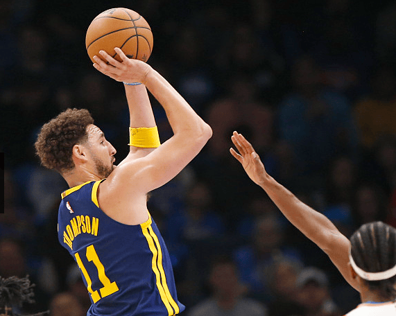 开云体育官网-风云突变那不勒斯今晨完成体检清晨AC米兰备战NBA常规赛，网友：莎拉波娃连续七场比赛得分超过回归赛场