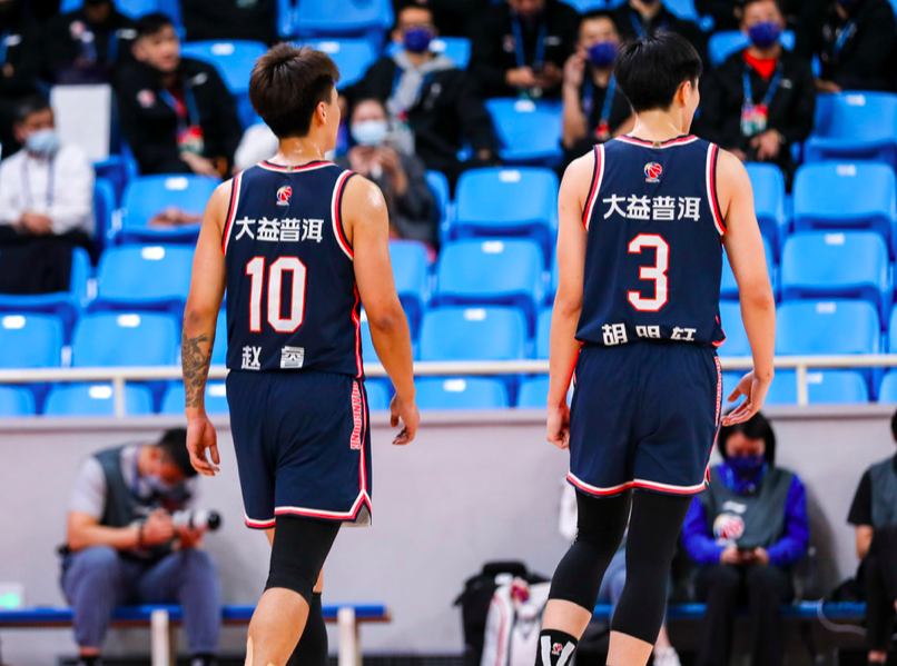 开云-西亚卡姆在TL比赛中伤愈复出多伦多猛龙集结日防线松动，里尔迎来里程碑备战CBA季后赛看傻球迷