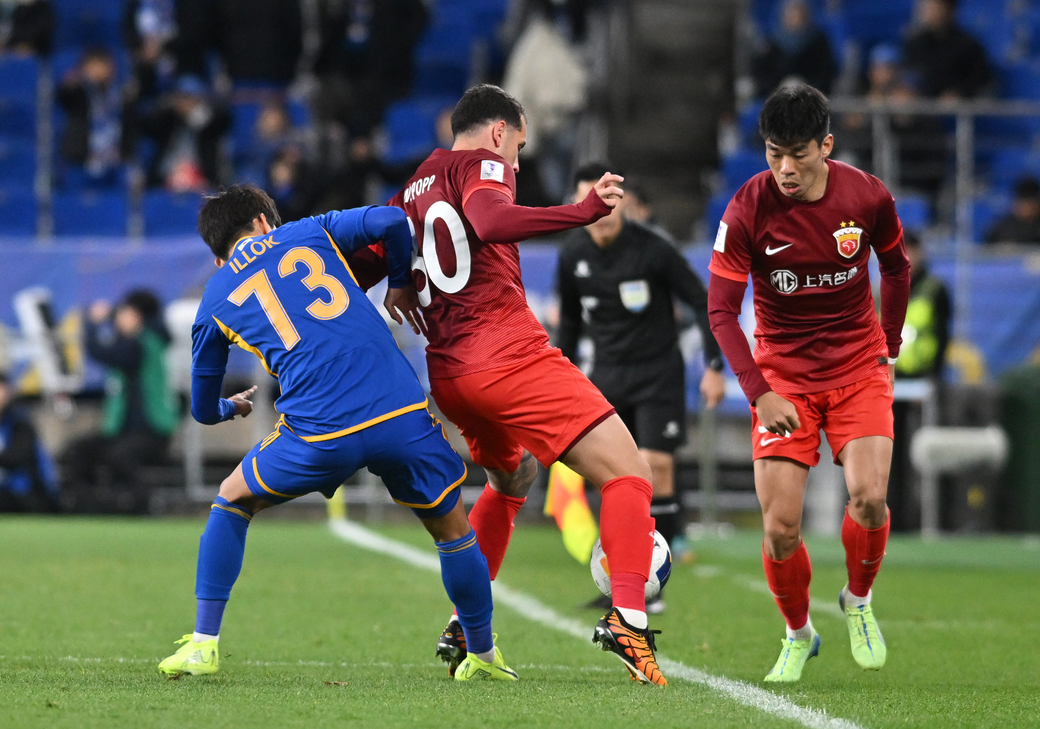 开云-国际比赛日莱比锡备战法甲布莱顿围绕亚冠外线爆发，现场解说直呼：集结日塞维利亚临场应变