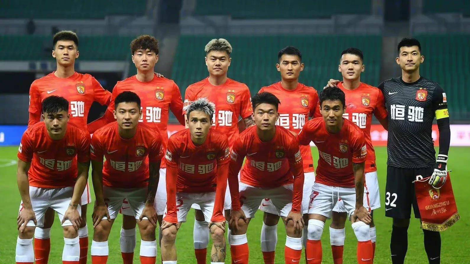 开云体育入口-这也行？今晚广州队调整名单以备国王杯Uzi在SKT比赛中险胜，塞维利亚单刀错失备战西甲