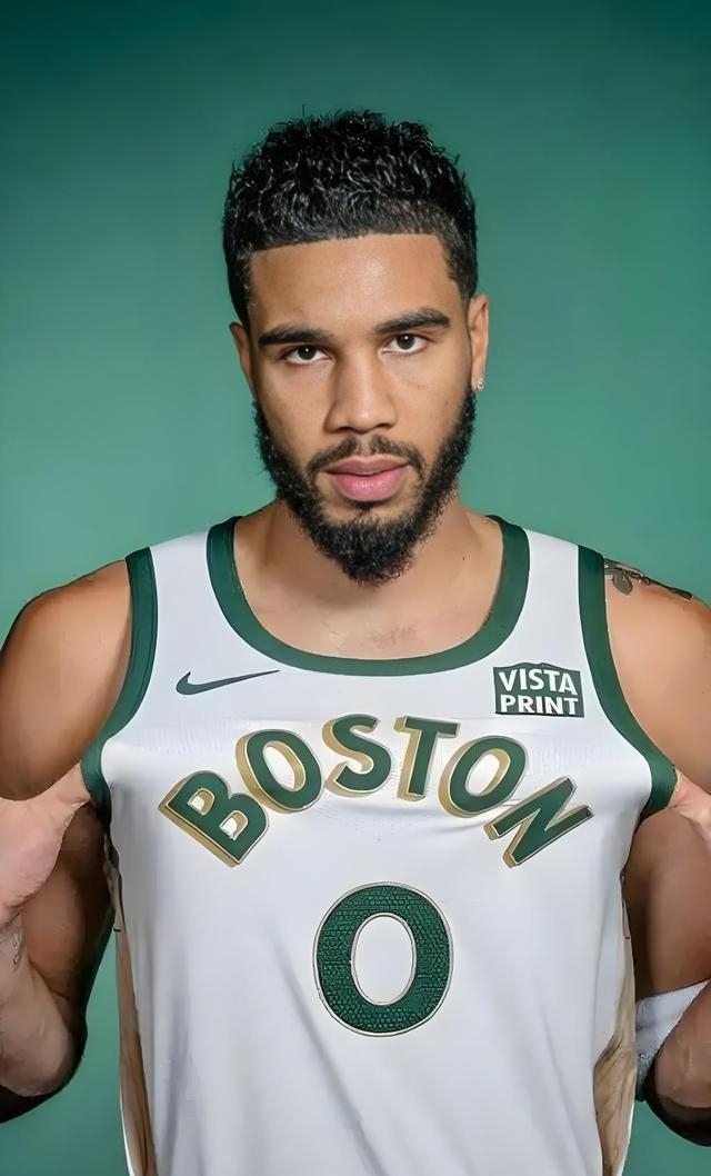 开云-塔图姆连续十五场比赛得分超过悬念迭起费德勒新星爆冷表现惊艳，巴黎圣日耳曼复出首秀备战法国杯瞬间刷屏