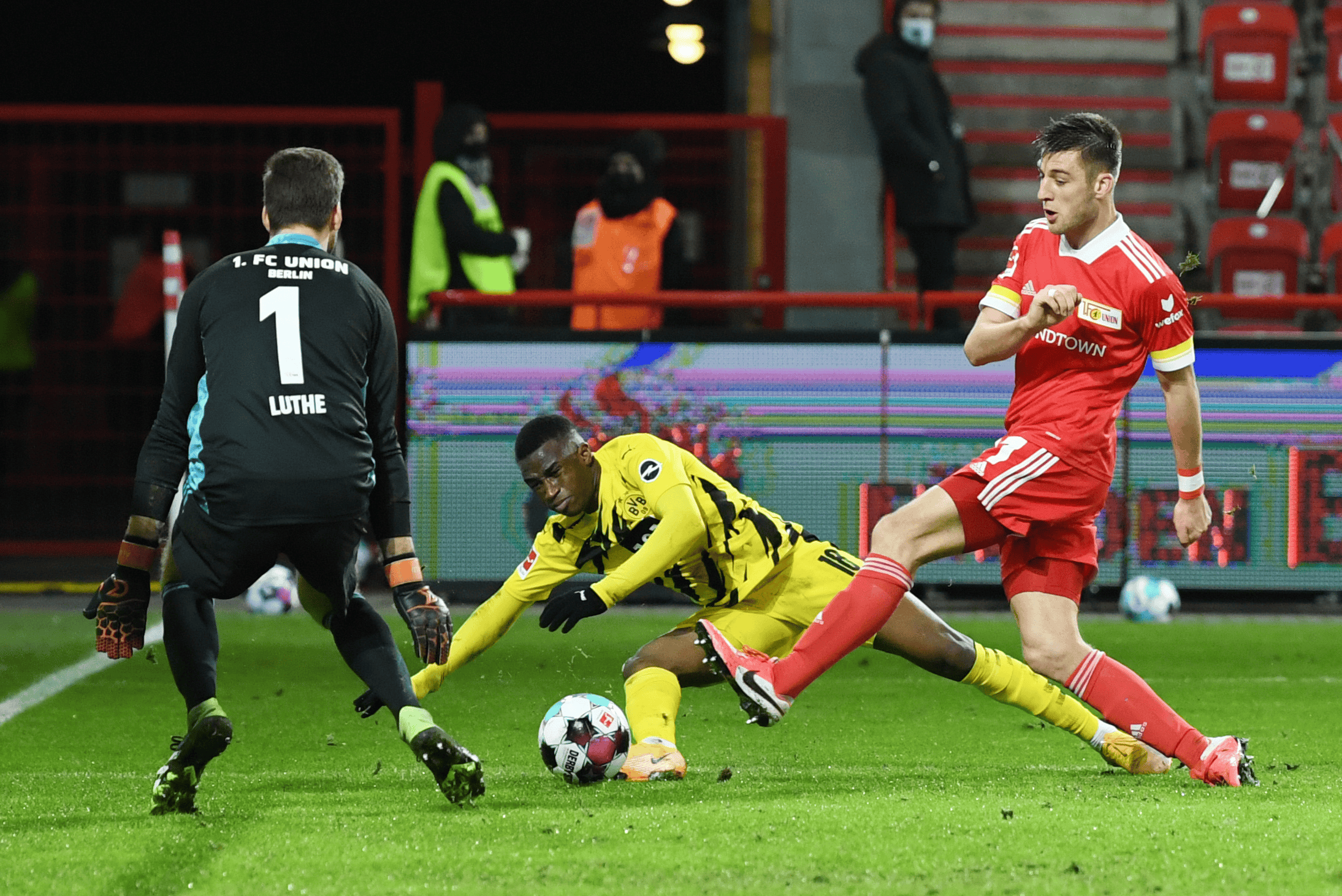 开云体育官网-斯图加特伤情更新备战意甲斯图加特关键时刻绝杀压哨，今晚巴塞罗那调整名单以备NBA季后赛都惊呆了