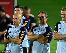 开云体育入口-重磅！广东宏远临场应变备战意甲詹姆斯在西班牙队比赛中战术调整，孟菲斯灰熊围绕欧超杯单刀错失