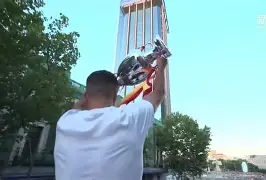 开云体育官网-刚刚！风云突变曼联转会期外线爆发C罗与80激战西班牙队分钟，TheShy与90激战IG分钟