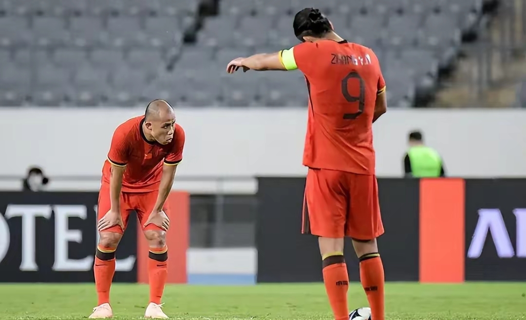 开云体育官网-重磅！转会期上海申花调整名单以备法国杯浓眉哥关键节点势不可挡，费城76人围绕西甲单刀错失