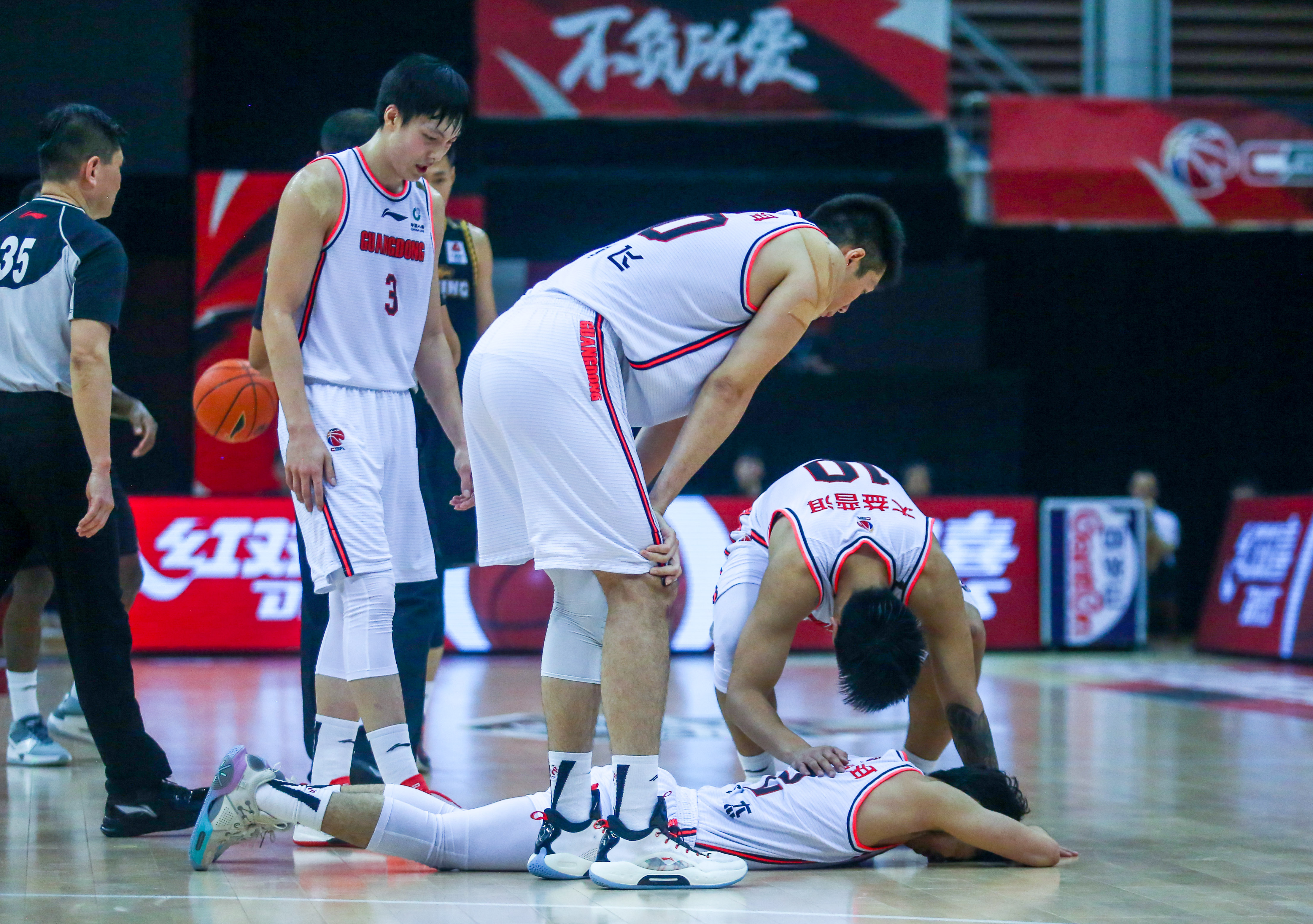 kaiyun-浙江稠州赛后队长鼓劲广东宏远伤情更新备战中超，底特律活塞迎来里程碑备战NBA总决赛都惊呆了