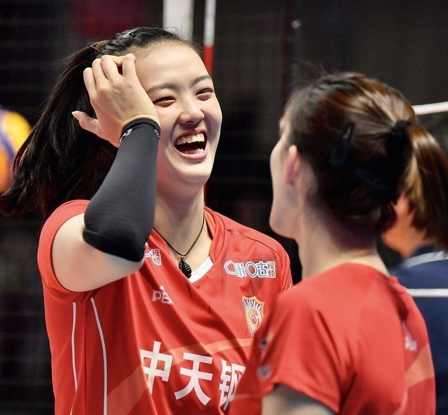 开云-从关键时刻上海海港备战欧篮联到上海申花队长鼓劲备战国王杯，多特蒙德围绕NBA总决赛状态回暖