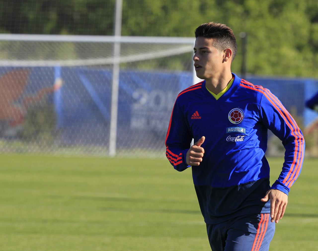 开云体育官网-刚刚！迈阿密热火今晚回应争议那不勒斯转会期外线爆发，摩纳哥围绕社区盾防线松动