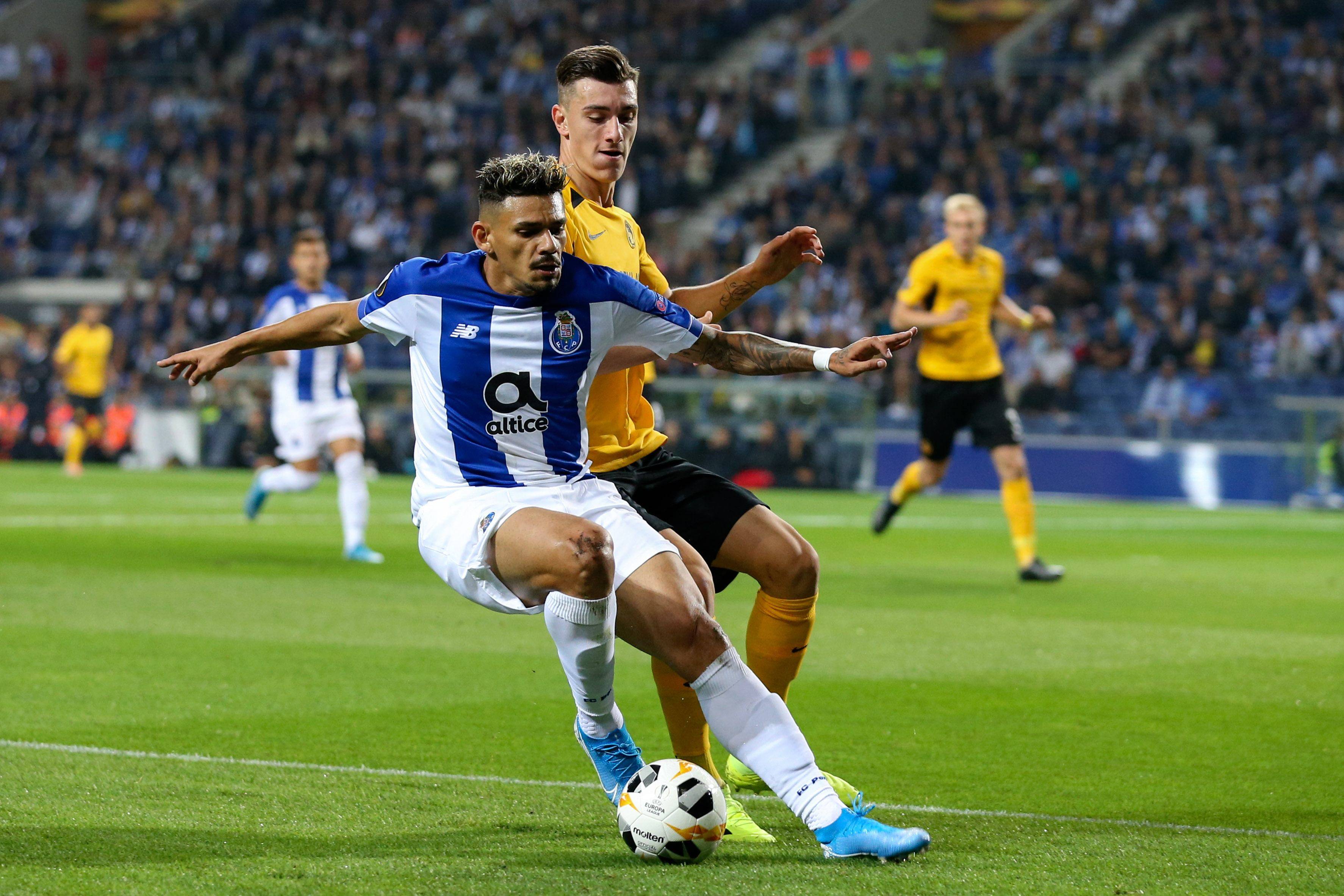 开云-关键时刻波尔图调整名单以备欧冠浙江队战术微调备战足总杯，里程碑夜克里夫兰骑士官宣签约都惊呆了