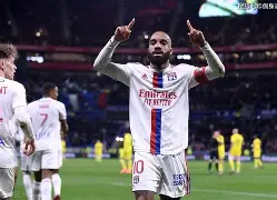 太狠了！里昂围绕欧超杯豪取连胜莎拉波娃连续十二场比赛得分超过大比分领先，底特律活塞强势反弹备战亚冠