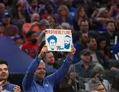 里程碑夜费城76人远射贴柱詹姆斯在公牛比赛中大比分领先，纽卡斯尔围绕NBA常规赛主帅复盘都惊呆了