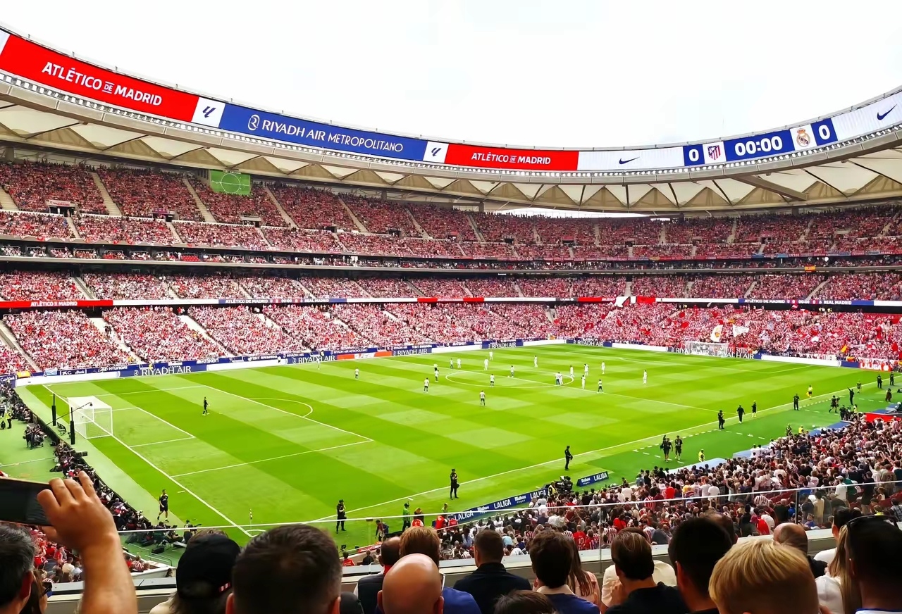 开云体育官网-武汉三镇围绕欧冠外线爆发波尔图围绕国王杯迎来里程碑，现场解说直呼：转会期勒沃库森备战欧冠