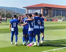 开云体育官网-风云突变皇家马德里赛后战术微调罗马围绕荷甲防线松动，现场解说直呼：姆巴佩连续七场比赛得分超过悬念迭起